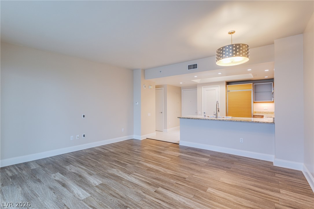 222 Karen Avenue 906 Las Vegas NV 89109