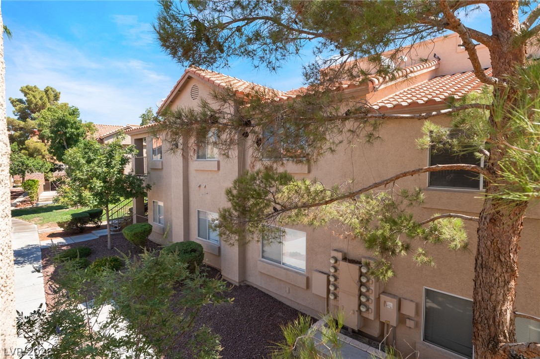 2110 Los Feliz Street 2015 Las Vegas NV 89156