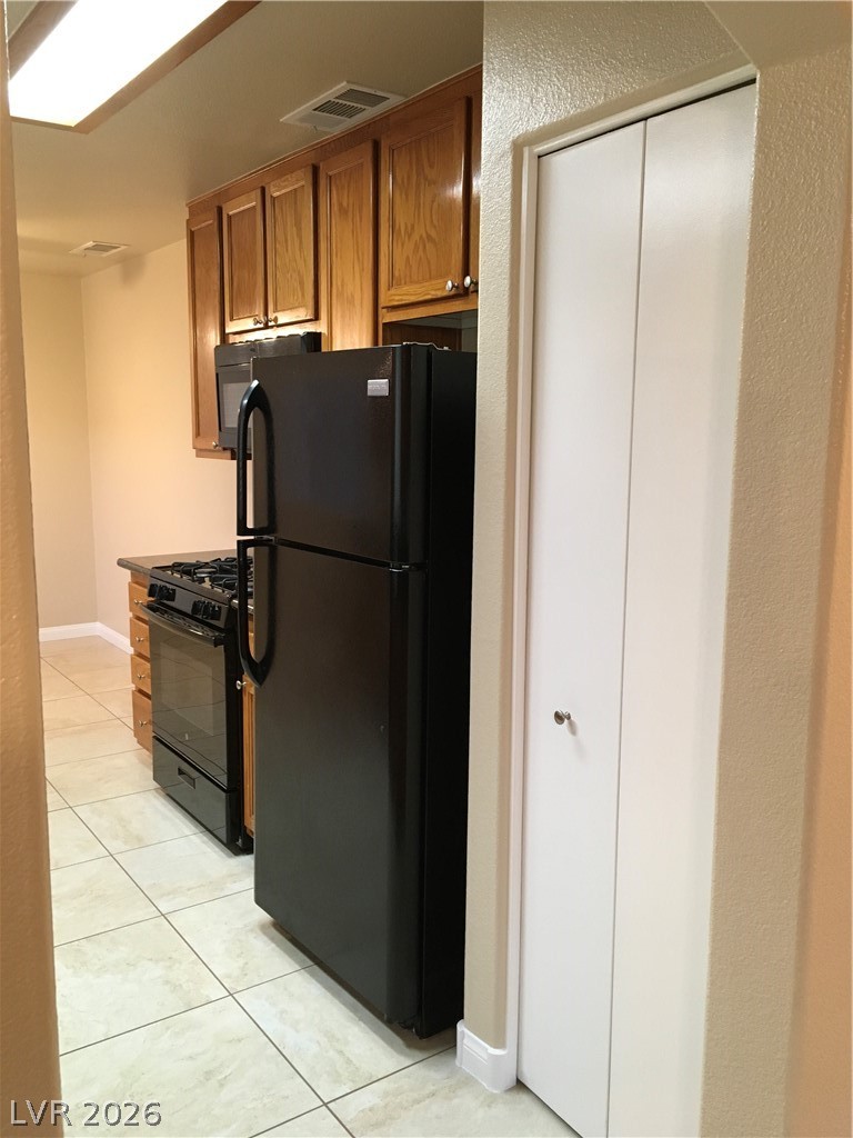 1533 Linnbaker Lane 204 Las Vegas NV 89110