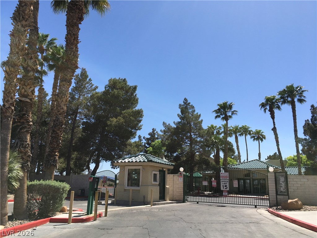 1533 Linnbaker Lane 204 Las Vegas NV 89110