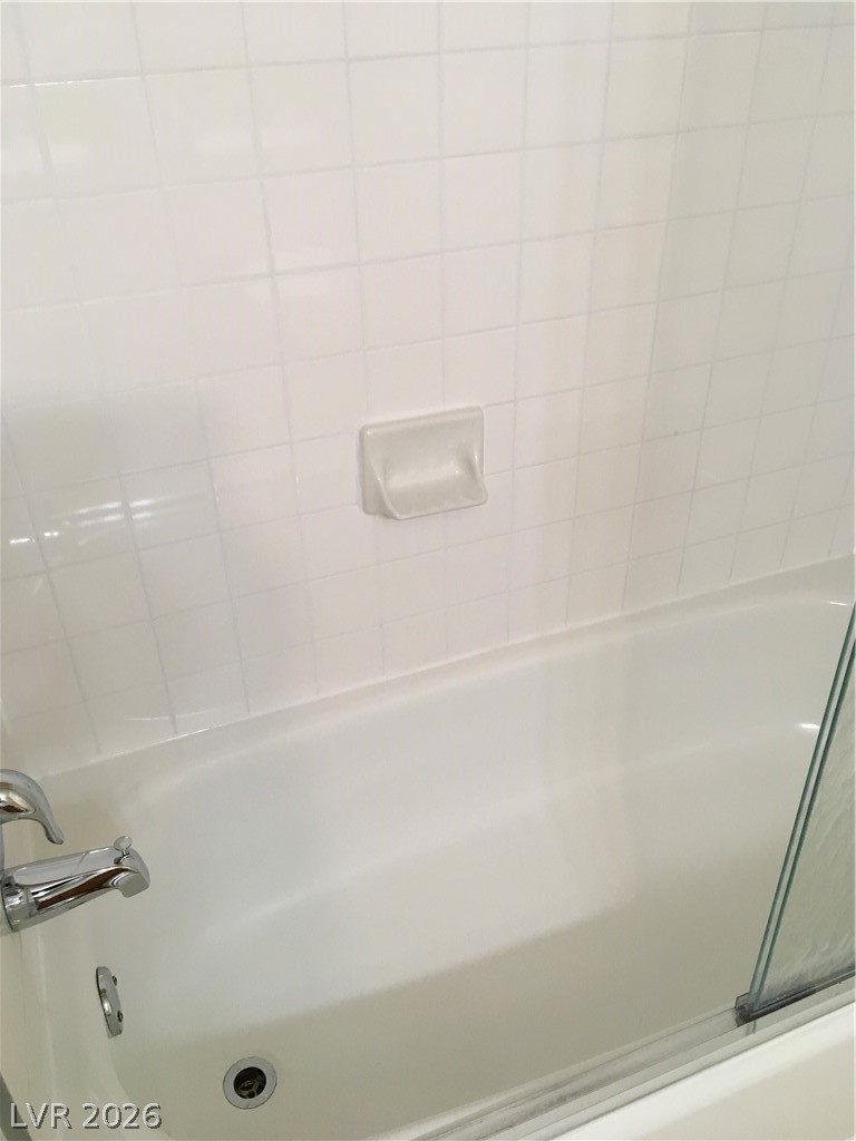 1533 Linnbaker Lane 204 Las Vegas NV 89110