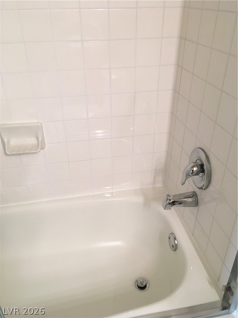 1533 Linnbaker Lane 204 Las Vegas NV 89110