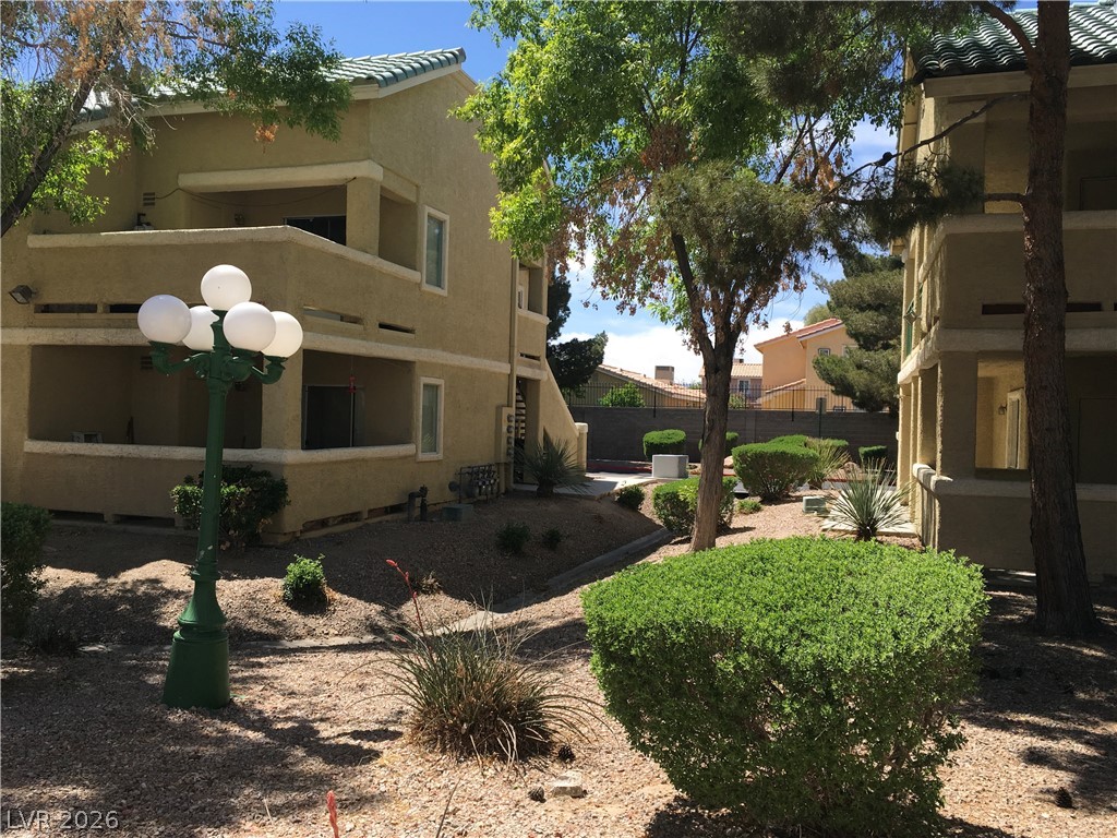 1533 Linnbaker Lane 204 Las Vegas NV 89110