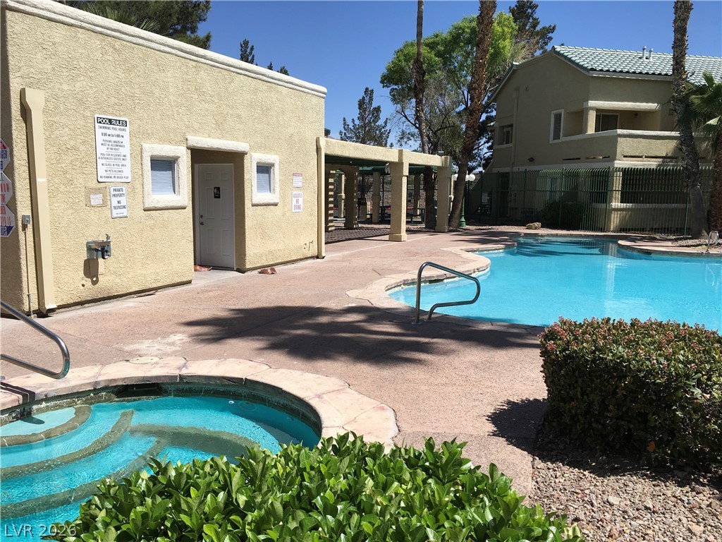 1533 Linnbaker Lane 204 Las Vegas NV 89110