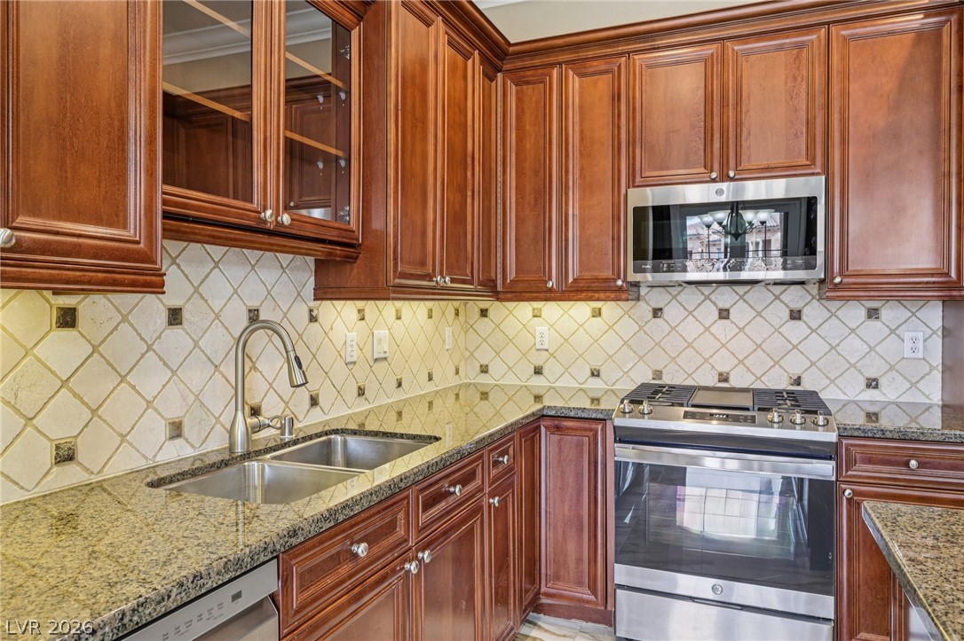 10 Via Vasari 104 Henderson NV 89011