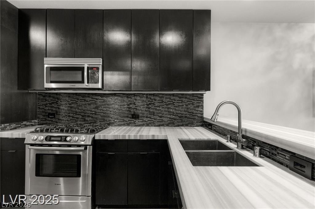 4525 Dean Martin Drive 511 Las Vegas NV 89103