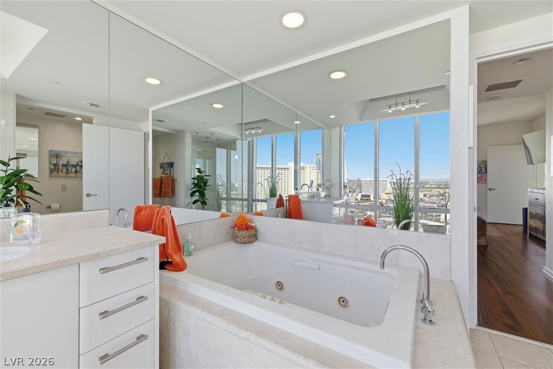 322 Karen Avenue 1802 Las Vegas NV 89109