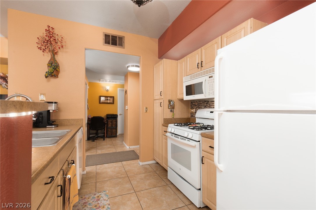 8250 North Grand Canyon Drive 1113 Las Vegas NV 89166