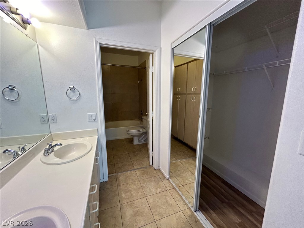 1900 North Torrey Pines Drive 217 Las Vegas NV 89108