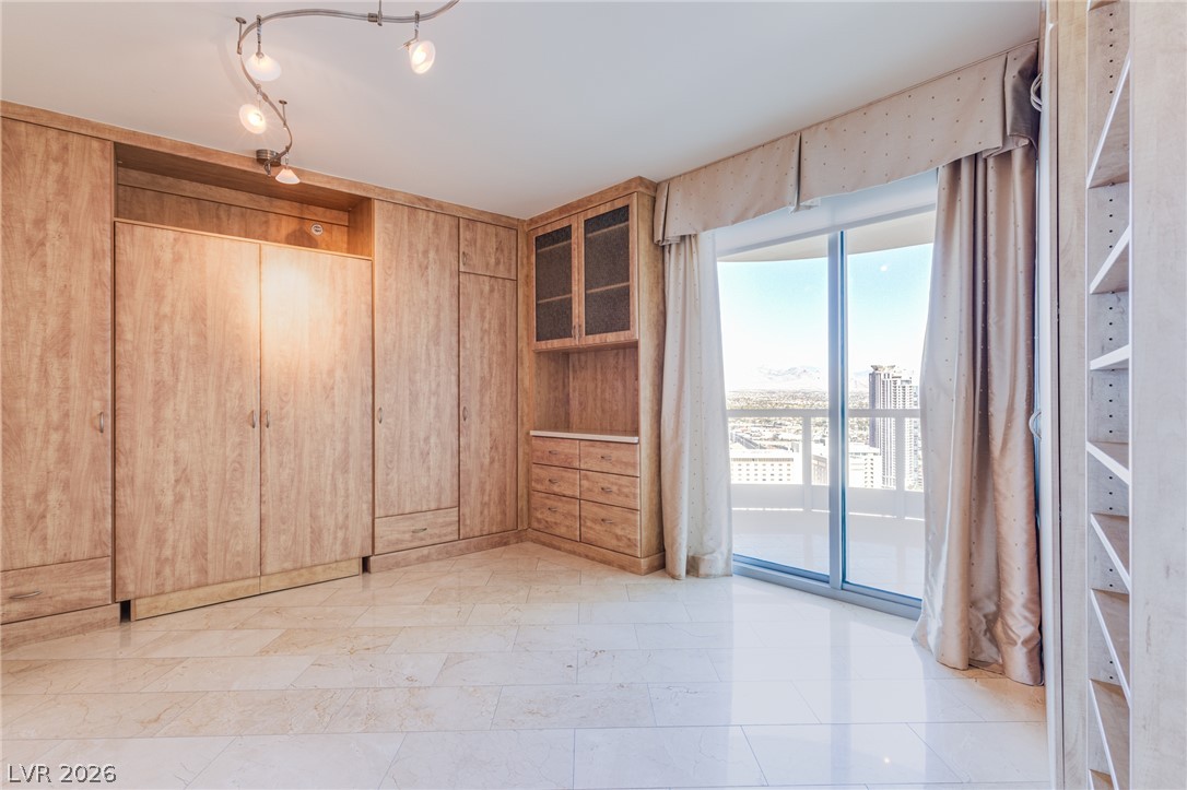 322 Karen Avenue 3601 Las Vegas NV 89109