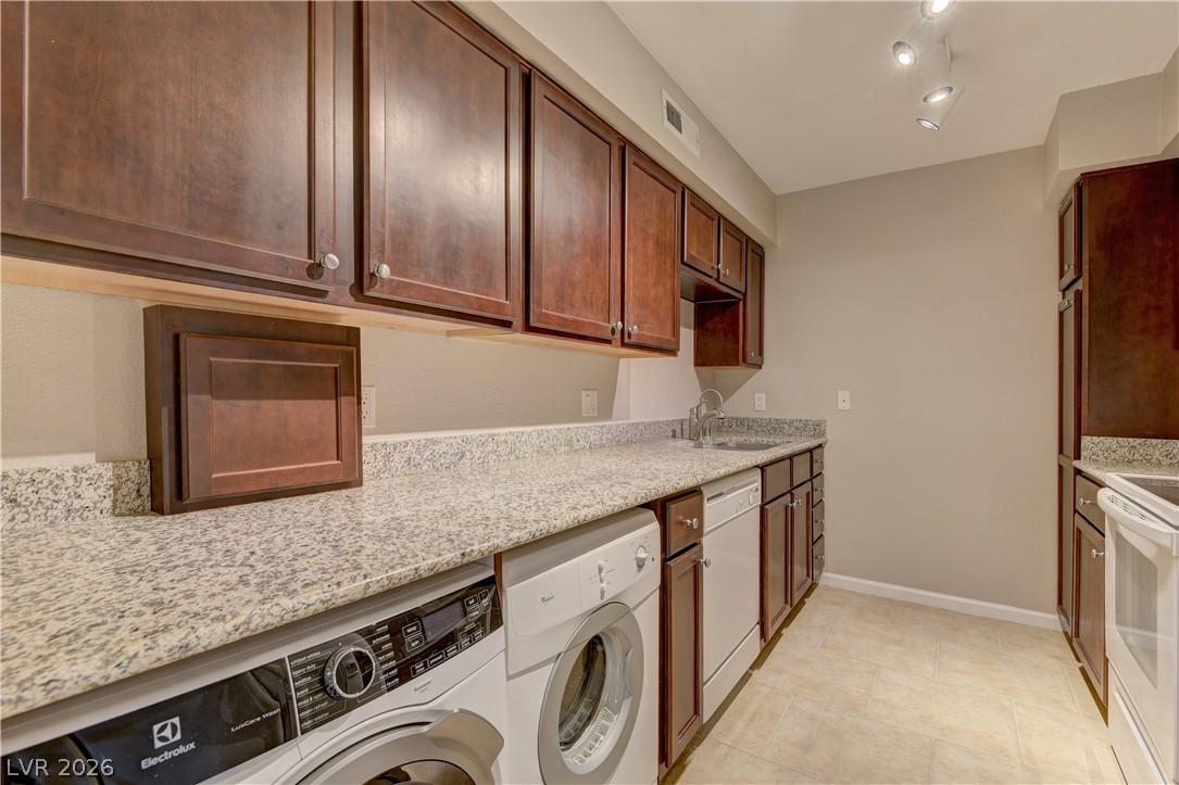 2867 Geary Place 3010 Las Vegas NV 89109