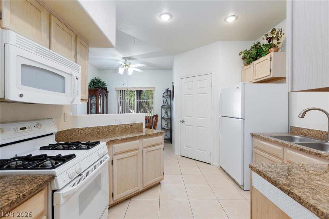 6480 Annie Oakley Drive 511 Las Vegas NV 89120