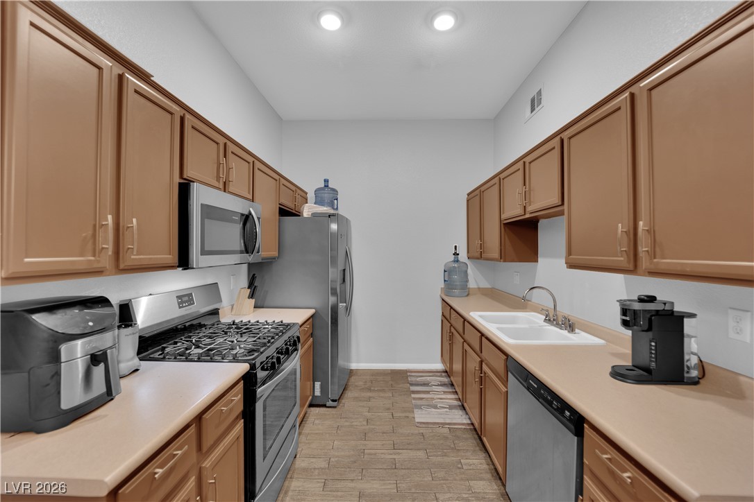 2305 West Horizon Ridge Parkway 3512 Henderson NV 89052