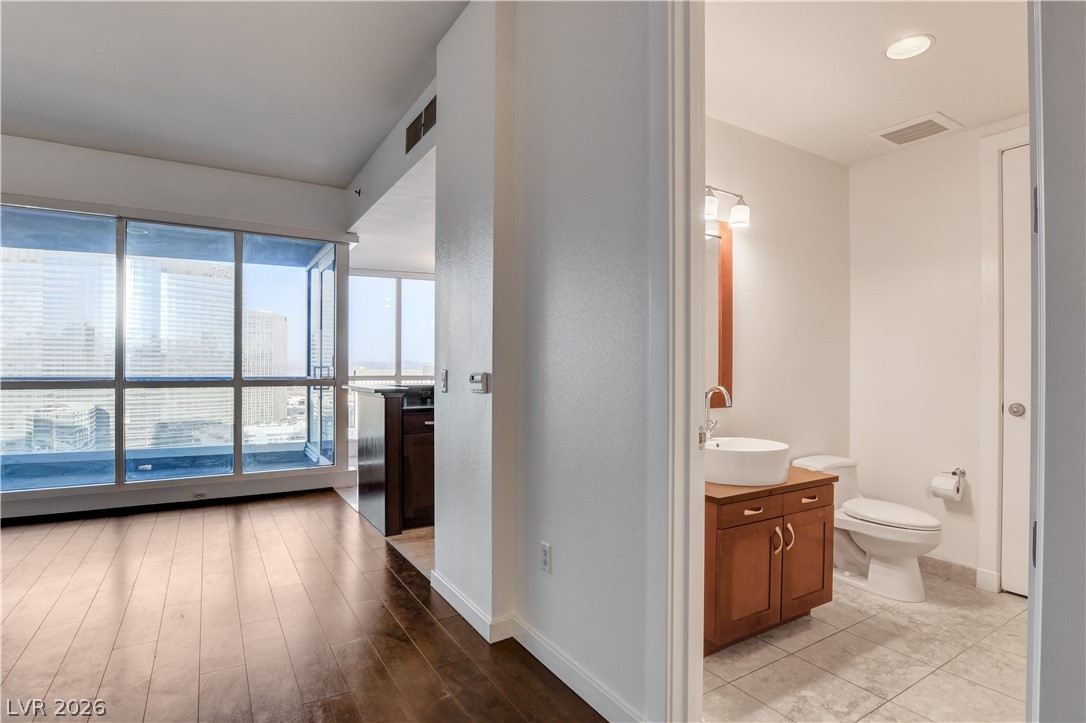 4575 Dean Martin Drive 3007 Las Vegas NV 89103