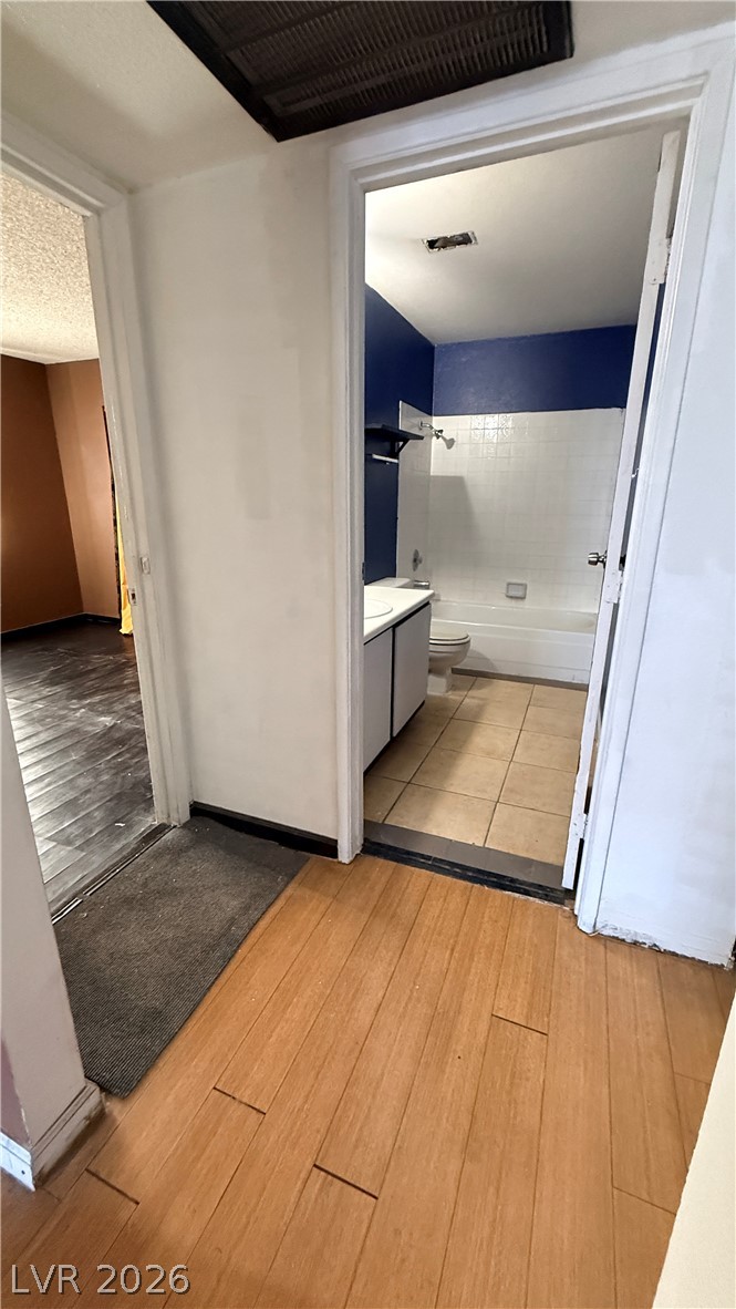 5161 Pioneer Avenue 202 Las Vegas NV 89146