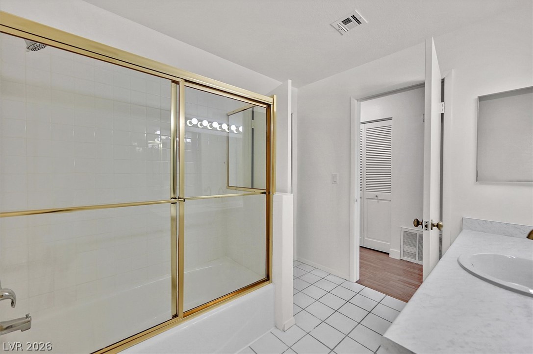 2180 Pinetop Lane 201 Las Vegas NV 89119