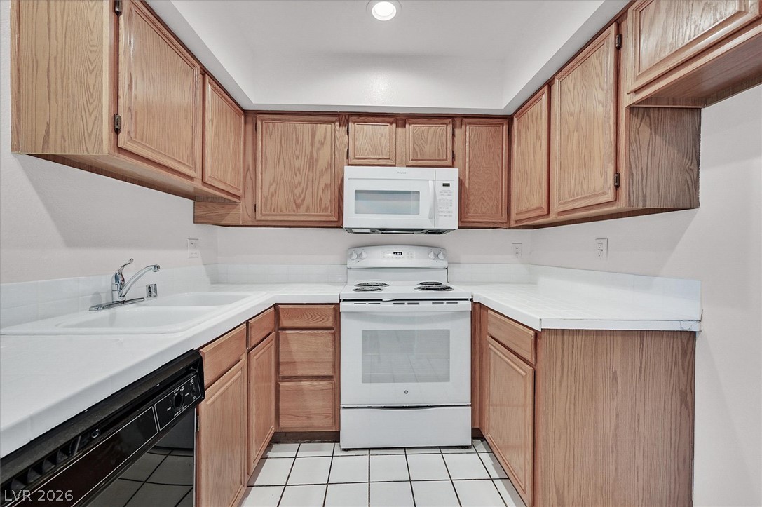 2180 Pinetop Lane 201 Las Vegas NV 89119