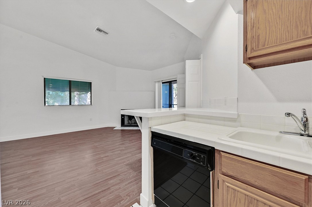 2180 Pinetop Lane 201 Las Vegas NV 89119