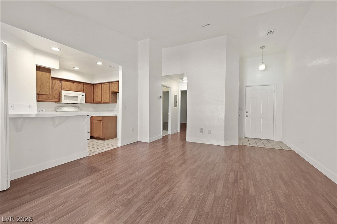 2180 Pinetop Lane 201 Las Vegas NV 89119