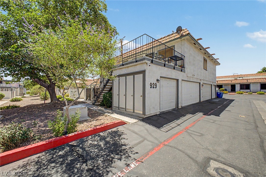 929 Willow Tree Drive D Las Vegas NV 89128