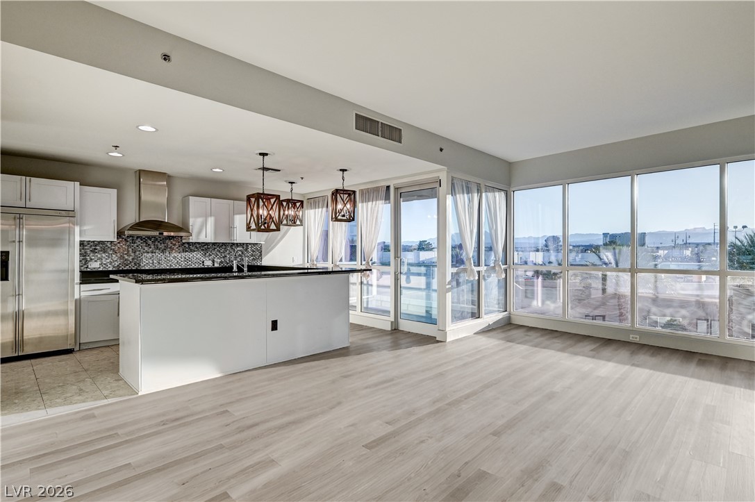 4575 Dean Martin Drive 406 Las Vegas NV 89103