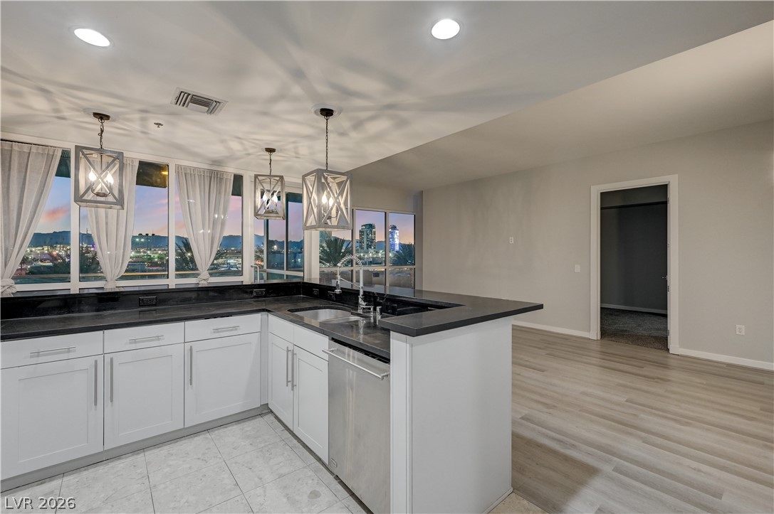 4575 Dean Martin Drive 406 Las Vegas NV 89103