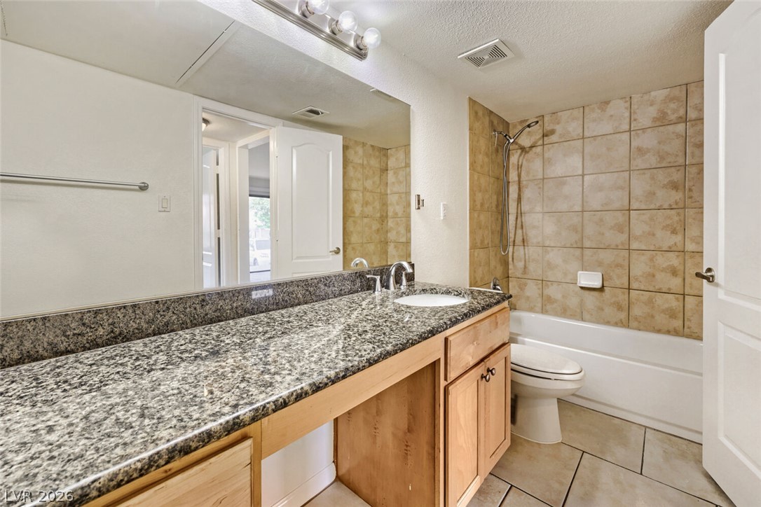 769 Oakmont Avenue 403 Las Vegas NV 89109
