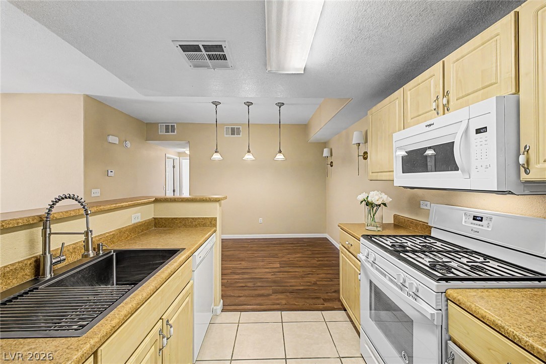 8250 North Grand Canyon Drive 2179 Las Vegas NV 89166