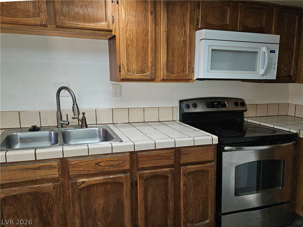 4121 Gannet Circle 412 Las Vegas NV 89103
