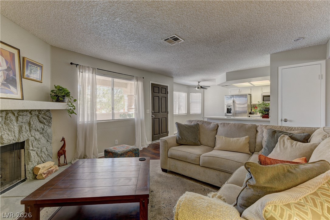 912 Falconhead Lane 201 Las Vegas NV 89128