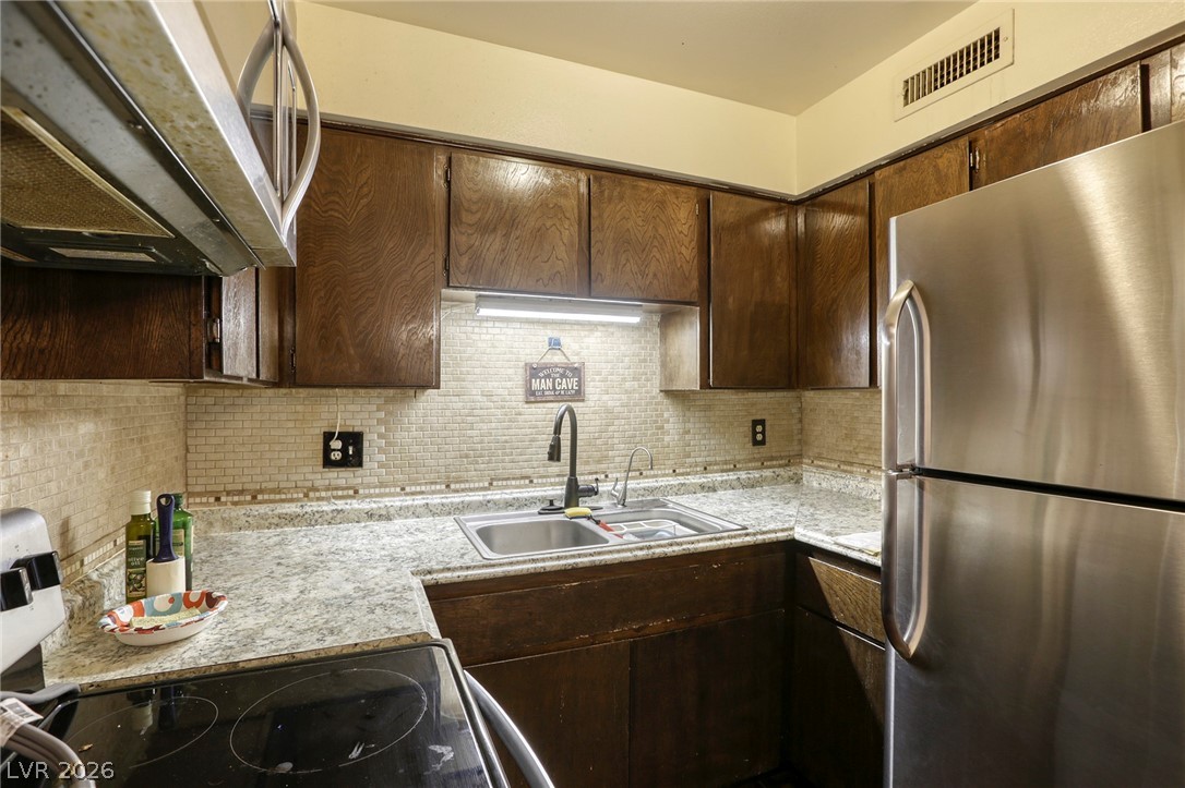 585 South Royal Crest Circle 20 Las Vegas NV 89169