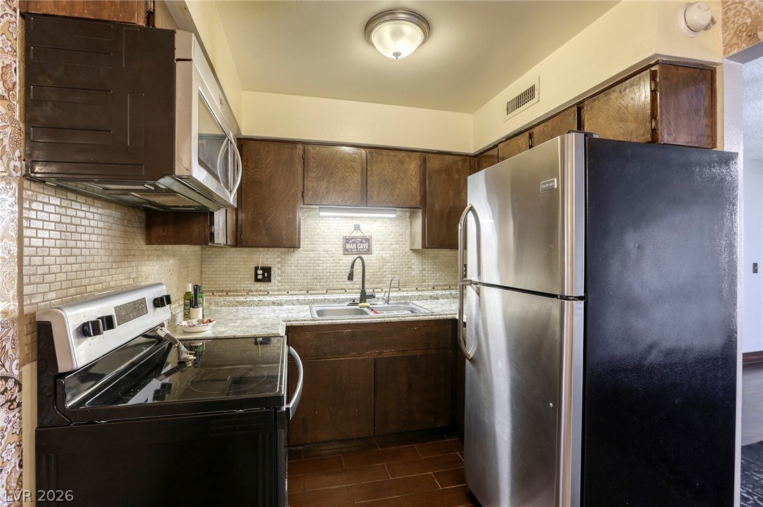 585 South Royal Crest Circle 20 Las Vegas NV 89169