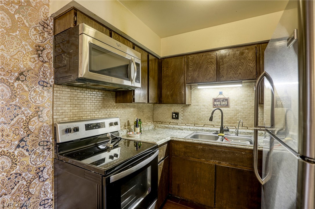 585 South Royal Crest Circle 20 Las Vegas NV 89169