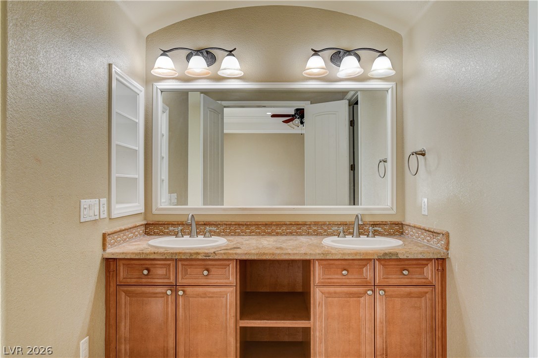 32 Via Vasari 103 Henderson NV 89011