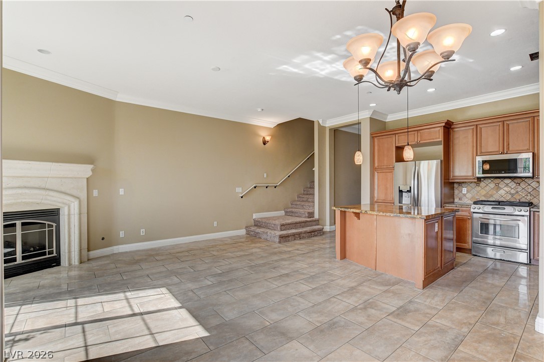 32 Via Vasari 103 Henderson NV 89011