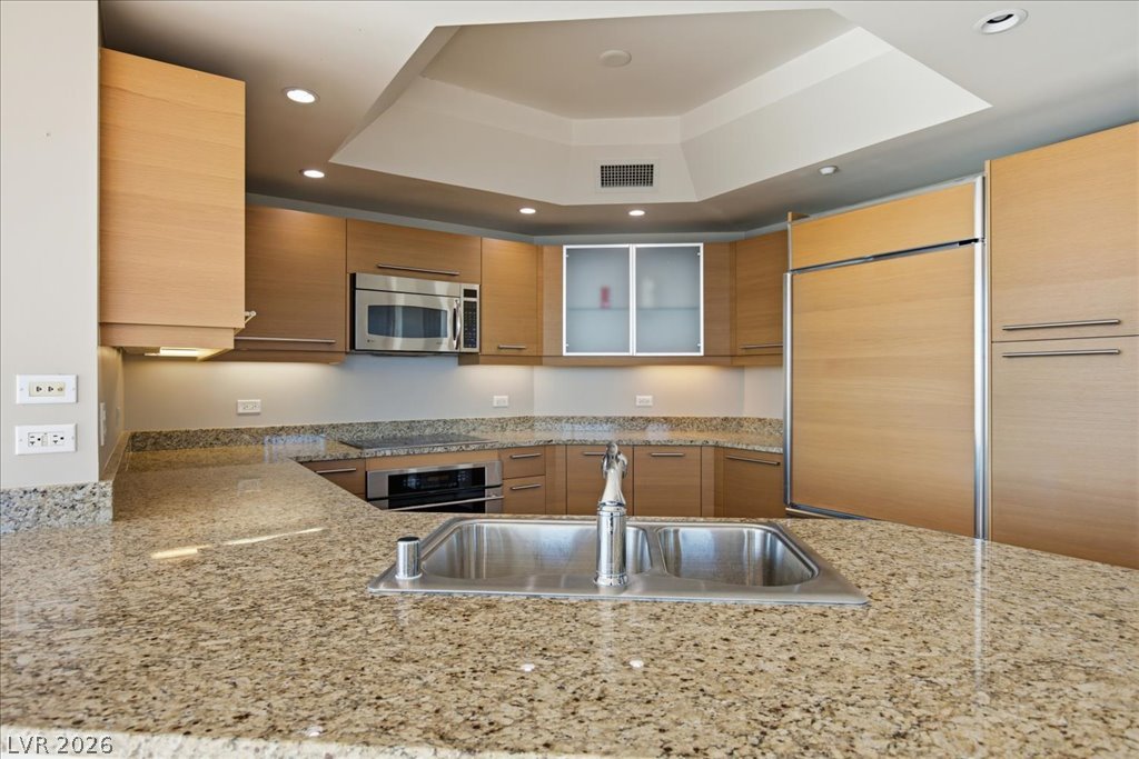 222 Karen Avenue 707 Las Vegas NV 89109
