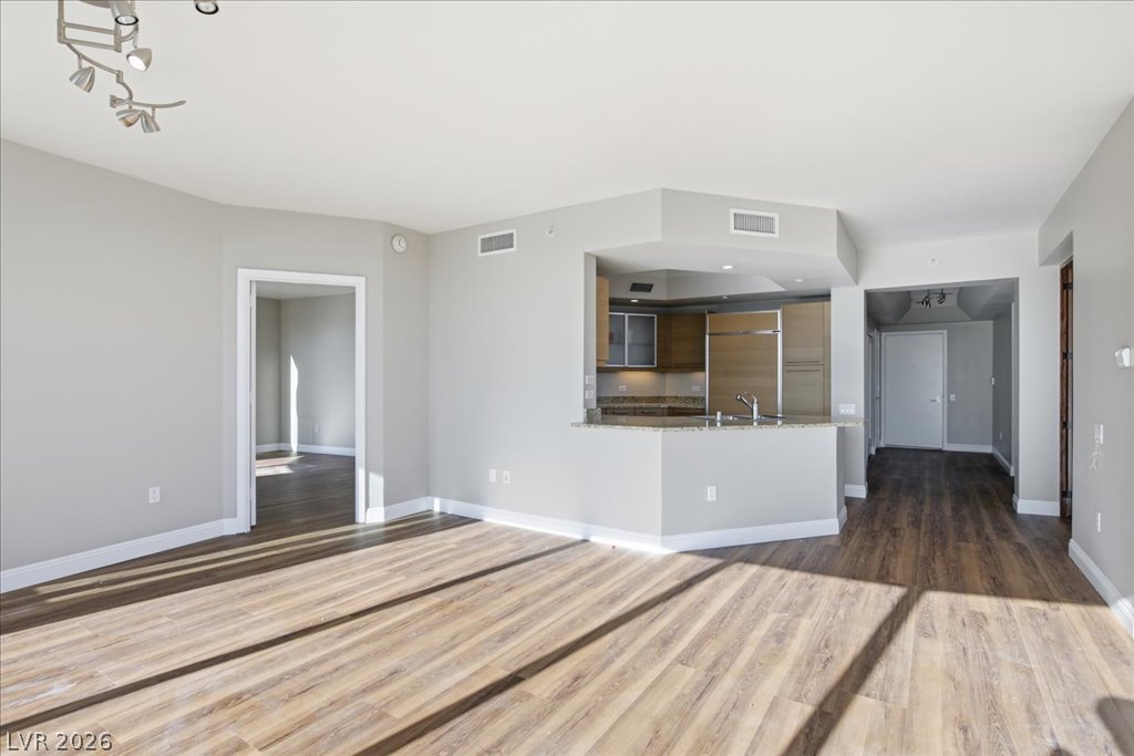 222 Karen Avenue 707 Las Vegas NV 89109