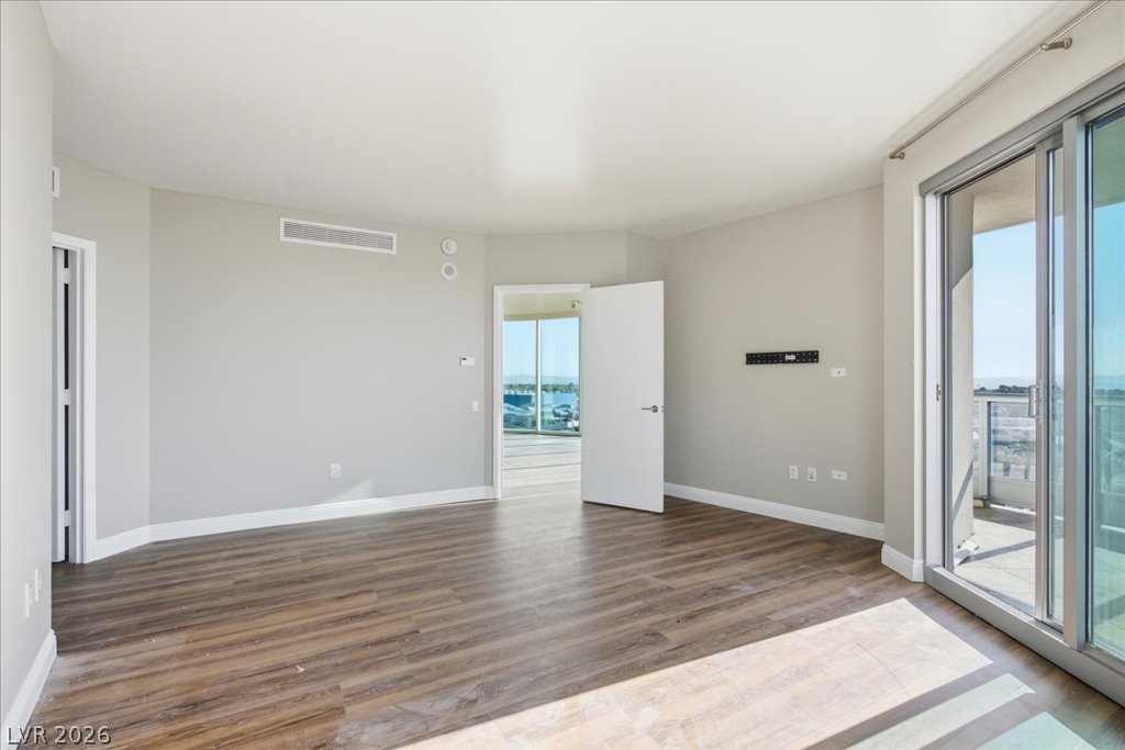 222 Karen Avenue 707 Las Vegas NV 89109
