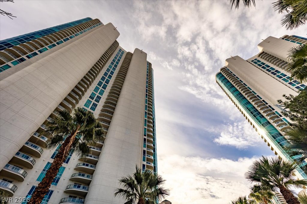 222 Karen Avenue 707 Las Vegas NV 89109