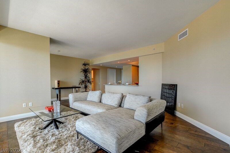 222 Karen Avenue 3805 Las Vegas NV 89109