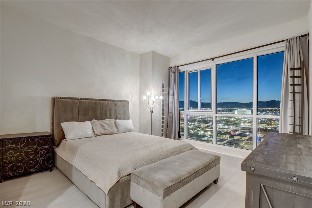 4575 Dean Martin Drive 2812 Las Vegas NV 89103