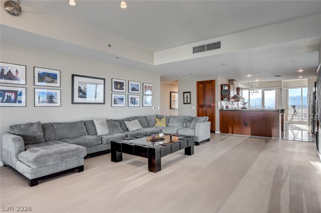 4575 Dean Martin Drive 2812 Las Vegas NV 89103