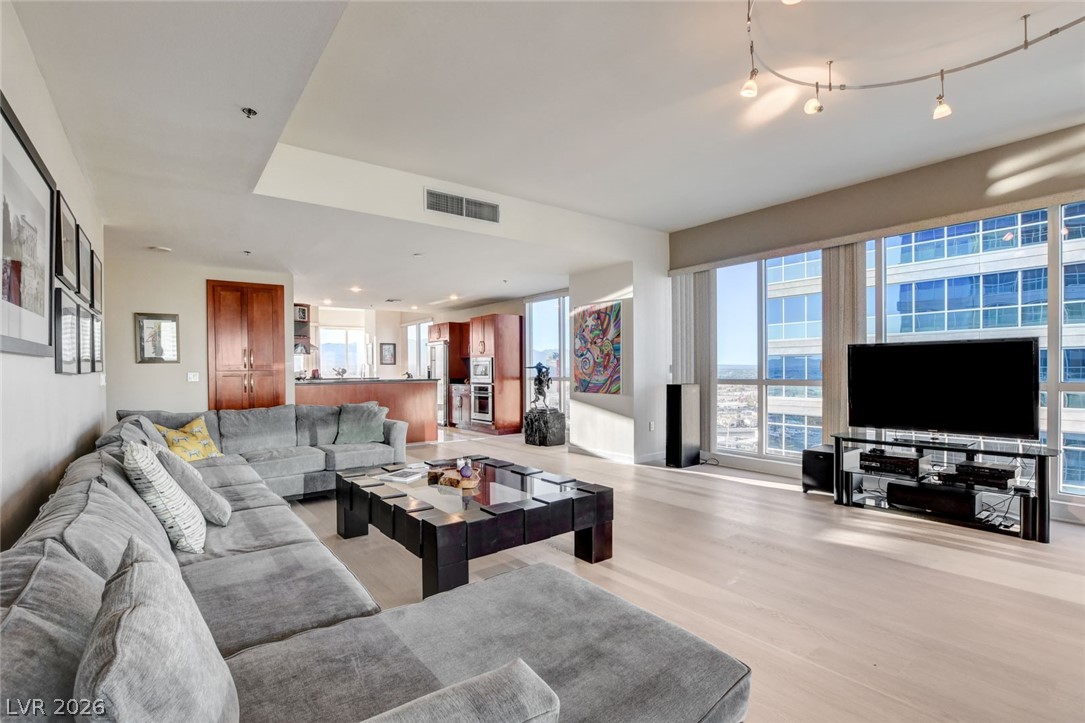 4575 Dean Martin Drive 2812 Las Vegas NV 89103