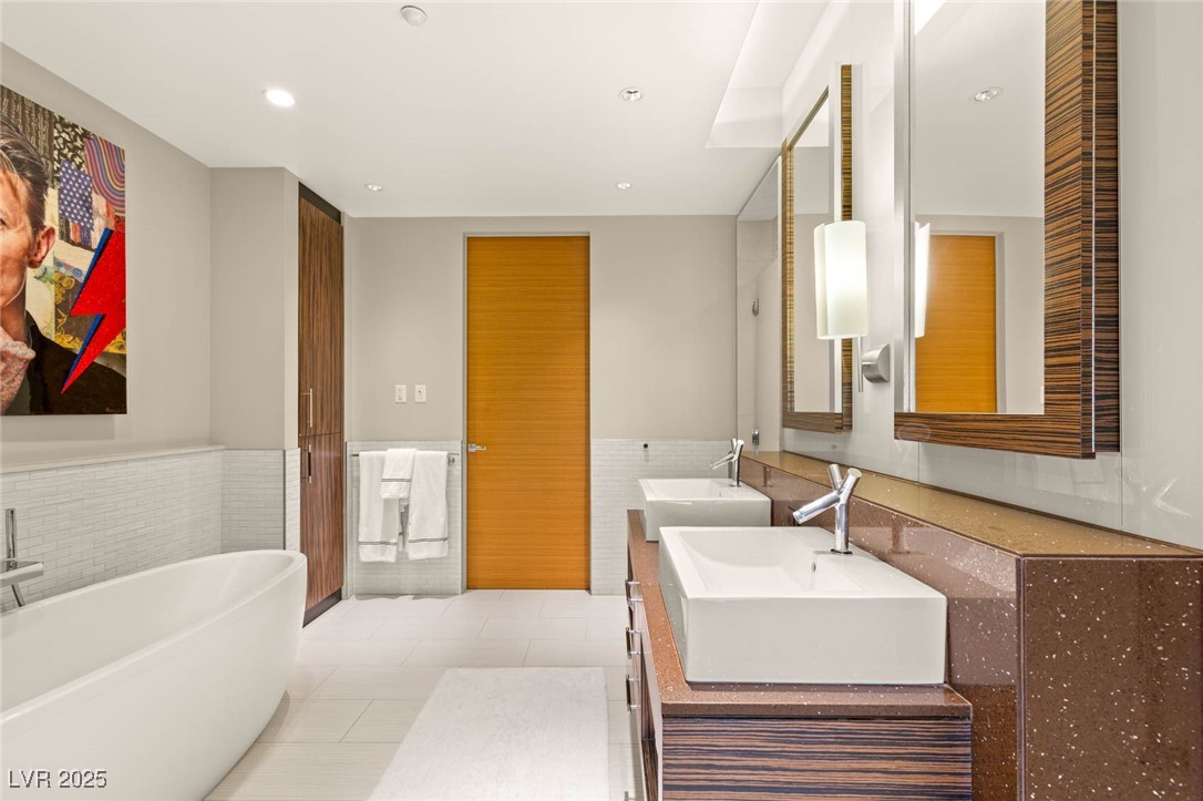 3750 Las Vegas Boulevard 3302 Las Vegas NV 89158