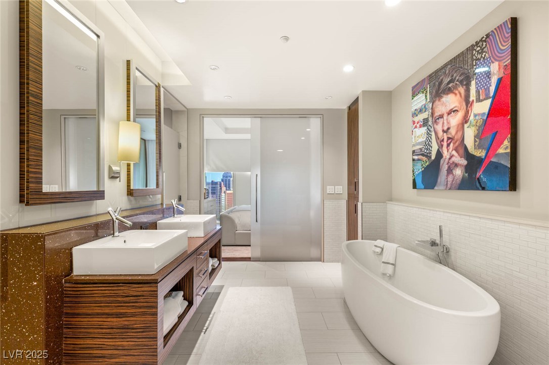 3750 Las Vegas Boulevard 3302 Las Vegas NV 89158