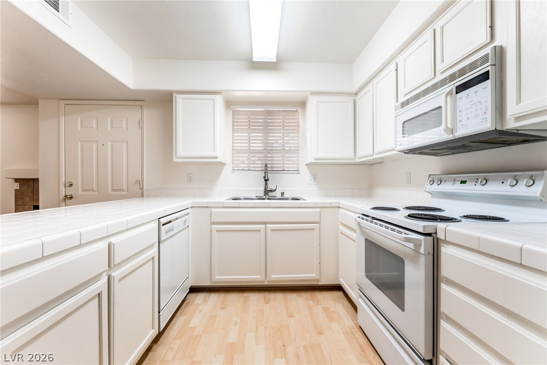 2725 South Nellis Boulevard 1086 Las Vegas NV 89121