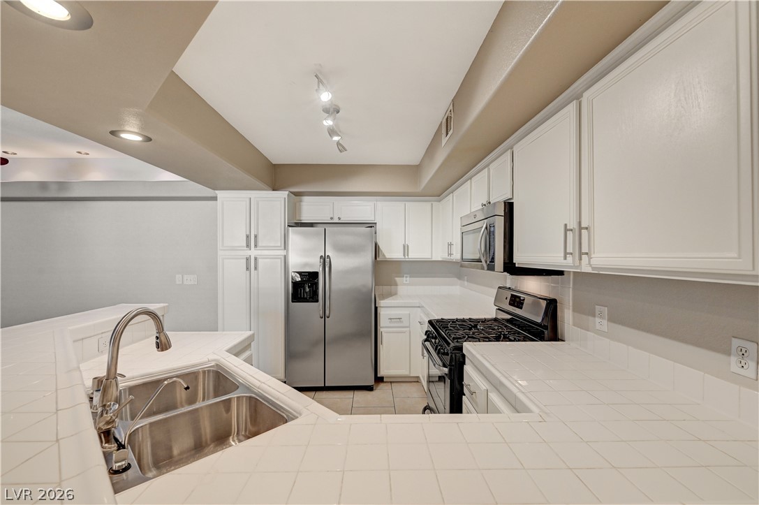 6908 Cobre Azul Avenue 102 Las Vegas NV 89108