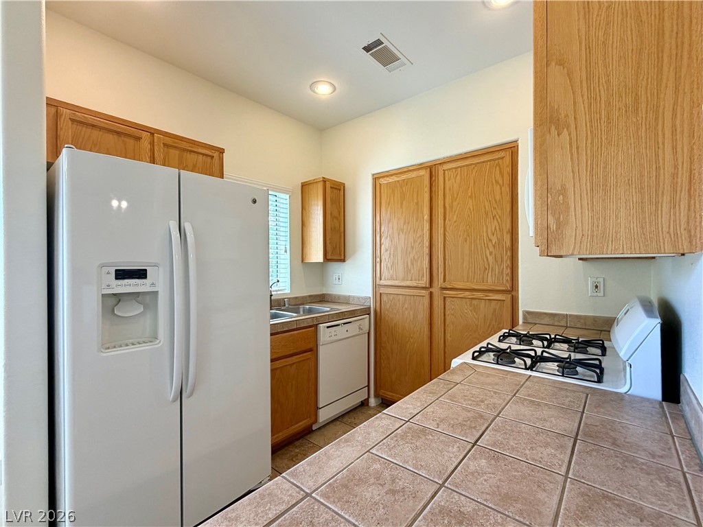 1420 Red Crest Lane 203 Las Vegas NV 89144