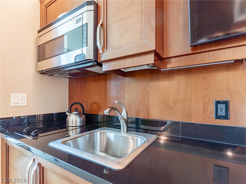 135 East Harmon Avenue 2104 Las Vegas NV 89109