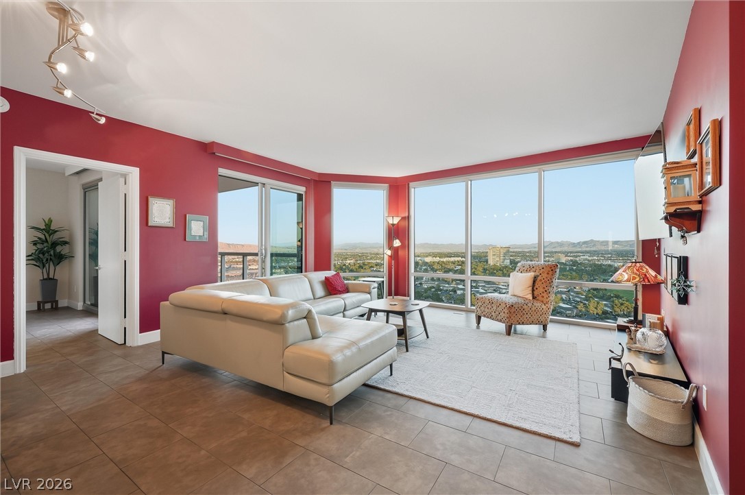 322 Karen Avenue 2402 Las Vegas NV 89109